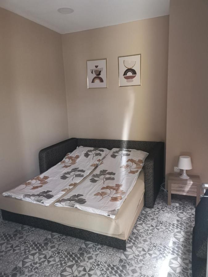 Podlovics Tanya Panzio Apartment Kemecse Exterior foto