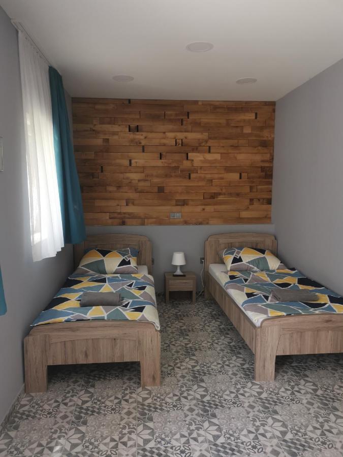 Podlovics Tanya Panzio Apartment Kemecse Exterior foto